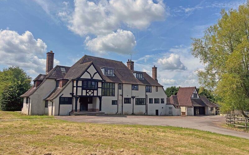 Katie Price's 9 bedroom Mucky Mansion 'FINALLY finds a buyer for the rundown property'